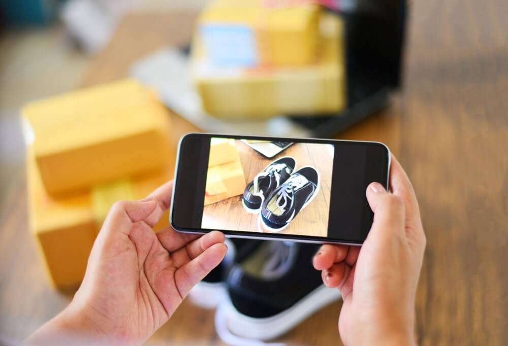 How Augmented Reality is changing footwear industry?