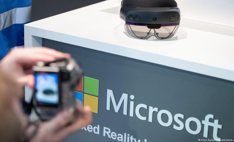 Microsoft to provide 120K Augmented Reality headsets worth $22 bn to the U.S army